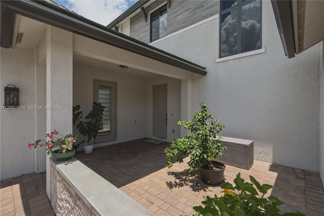 For Sale: $1,450,000 (4 beds, 4 baths, 4073 Square Feet)
