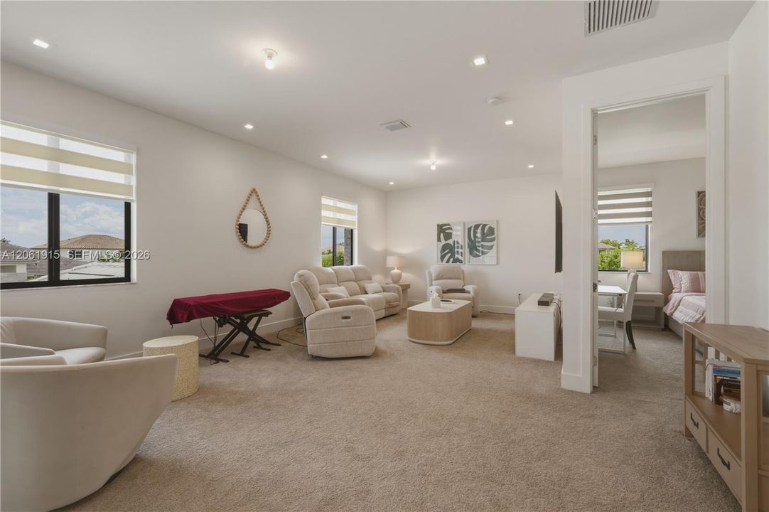 For Sale: $1,450,000 (4 beds, 4 baths, 4073 Square Feet)