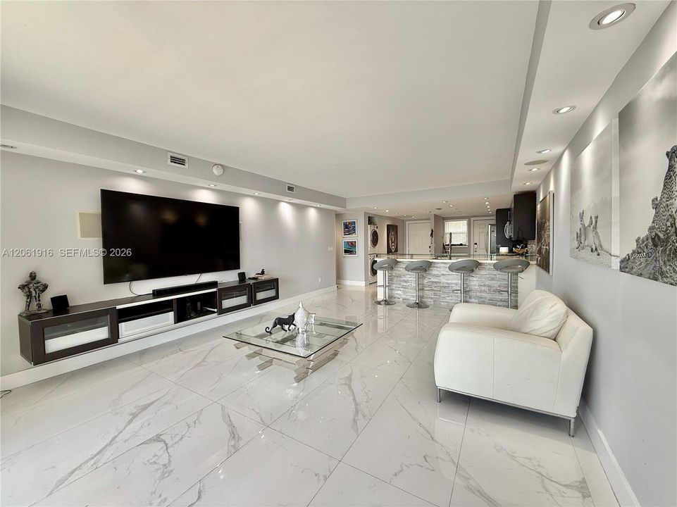 На продажу: $219,999 (2 спален, 2 ванн, 1315 Квадратных фут)