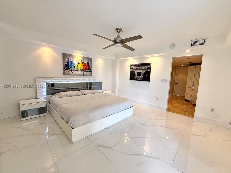 На продажу: $219,999 (2 спален, 2 ванн, 1315 Квадратных фут)