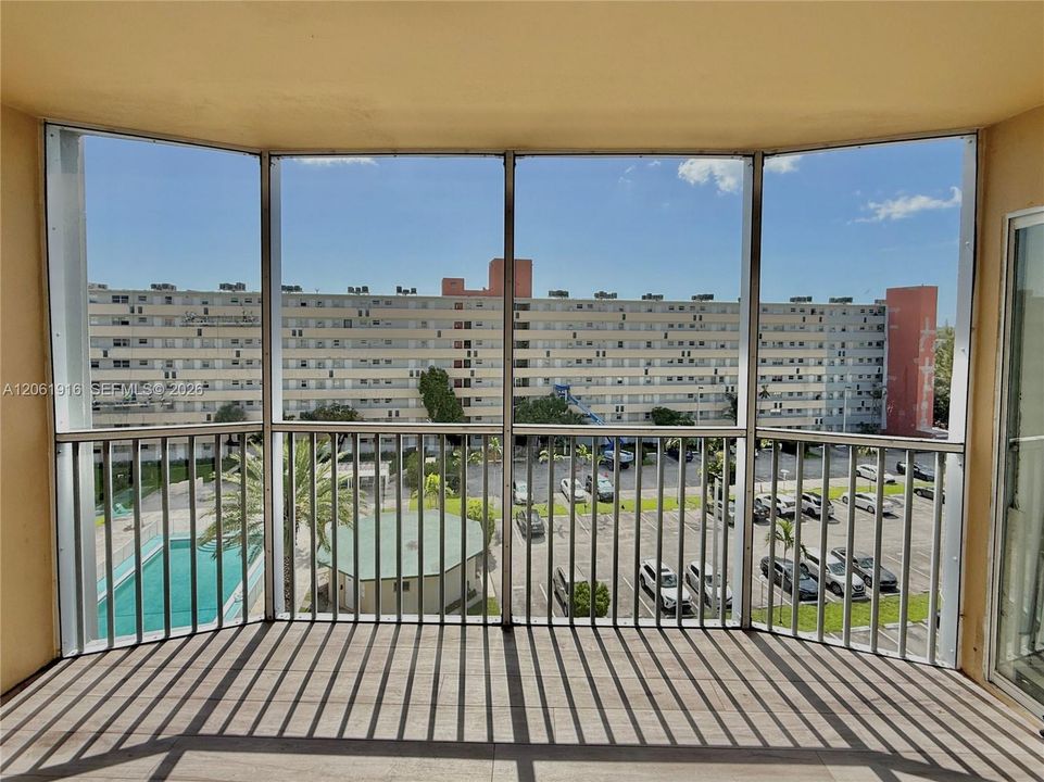 На продажу: $219,999 (2 спален, 2 ванн, 1315 Квадратных фут)