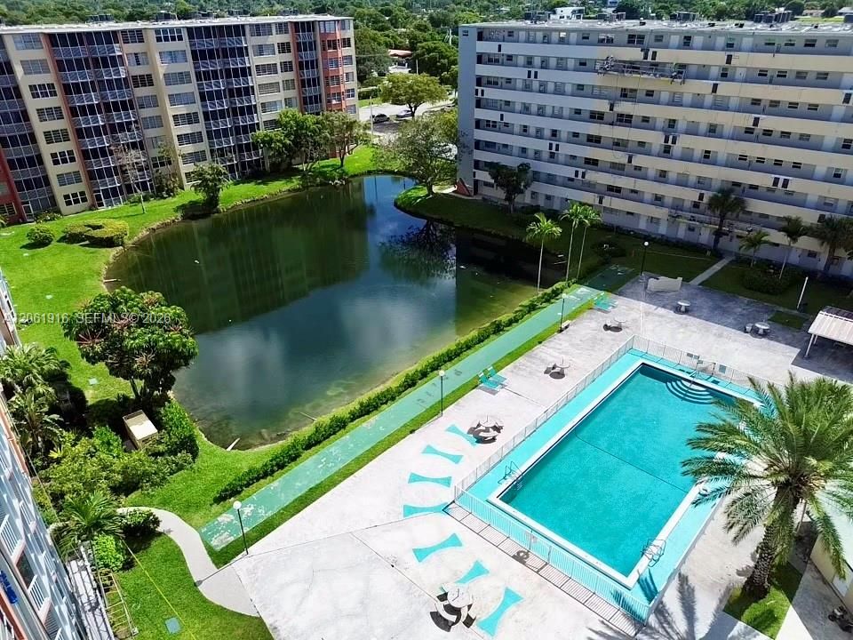 На продажу: $219,999 (2 спален, 2 ванн, 1315 Квадратных фут)