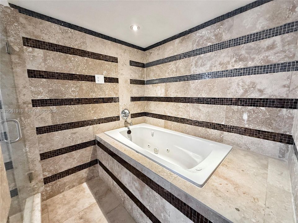 На продажу: $219,999 (2 спален, 2 ванн, 1315 Квадратных фут)