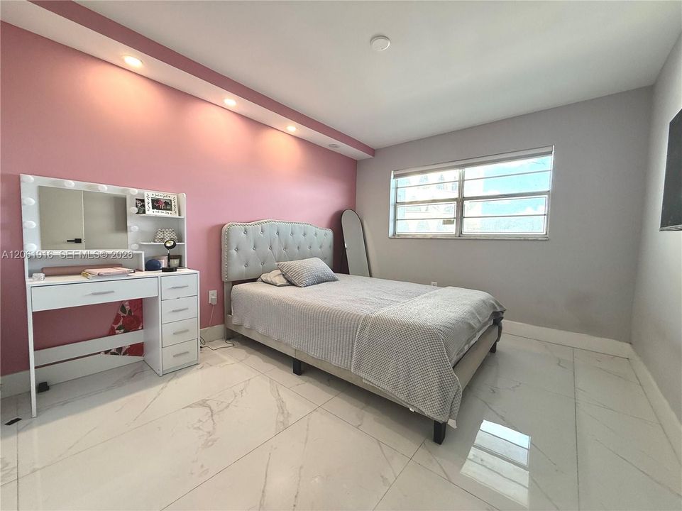 На продажу: $219,999 (2 спален, 2 ванн, 1315 Квадратных фут)