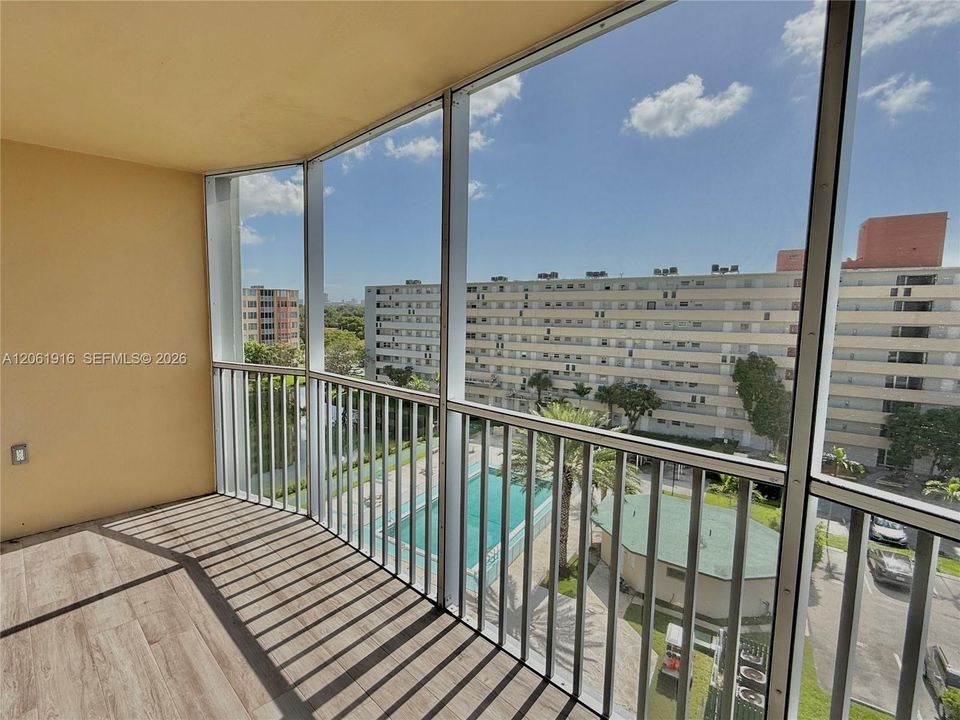 На продажу: $219,999 (2 спален, 2 ванн, 1315 Квадратных фут)