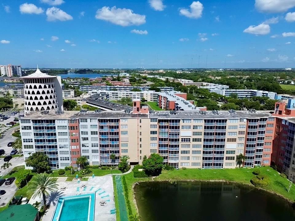 На продажу: $219,999 (2 спален, 2 ванн, 1315 Квадратных фут)