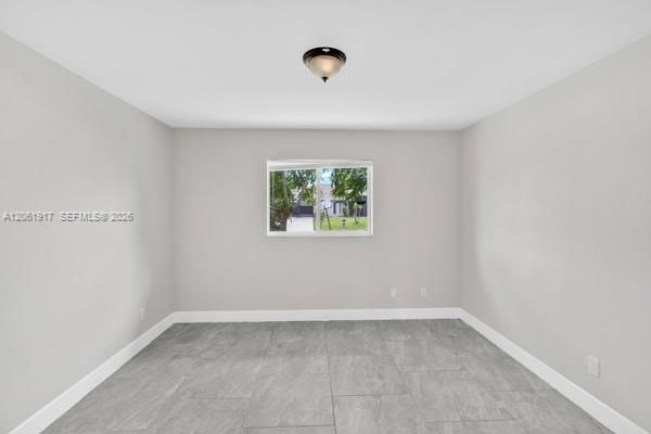 На продажу: $269,000 (3 спален, 2 ванн, 1156 Квадратных фут)
