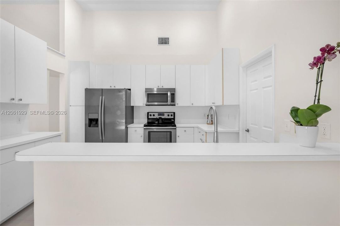 В аренду: $6,900 (4 спален, 2 ванн, 2194 Квадратных фут)
