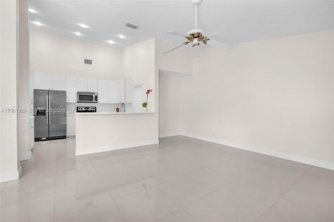 В аренду: $6,900 (4 спален, 2 ванн, 2194 Квадратных фут)