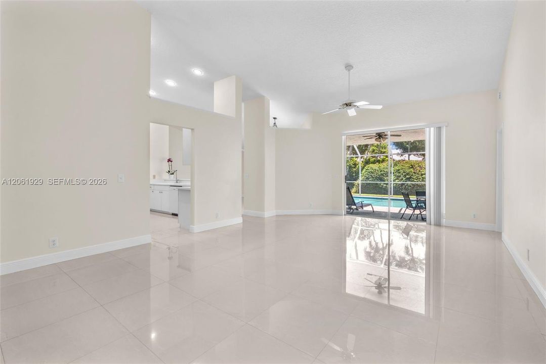 В аренду: $6,900 (4 спален, 2 ванн, 2194 Квадратных фут)