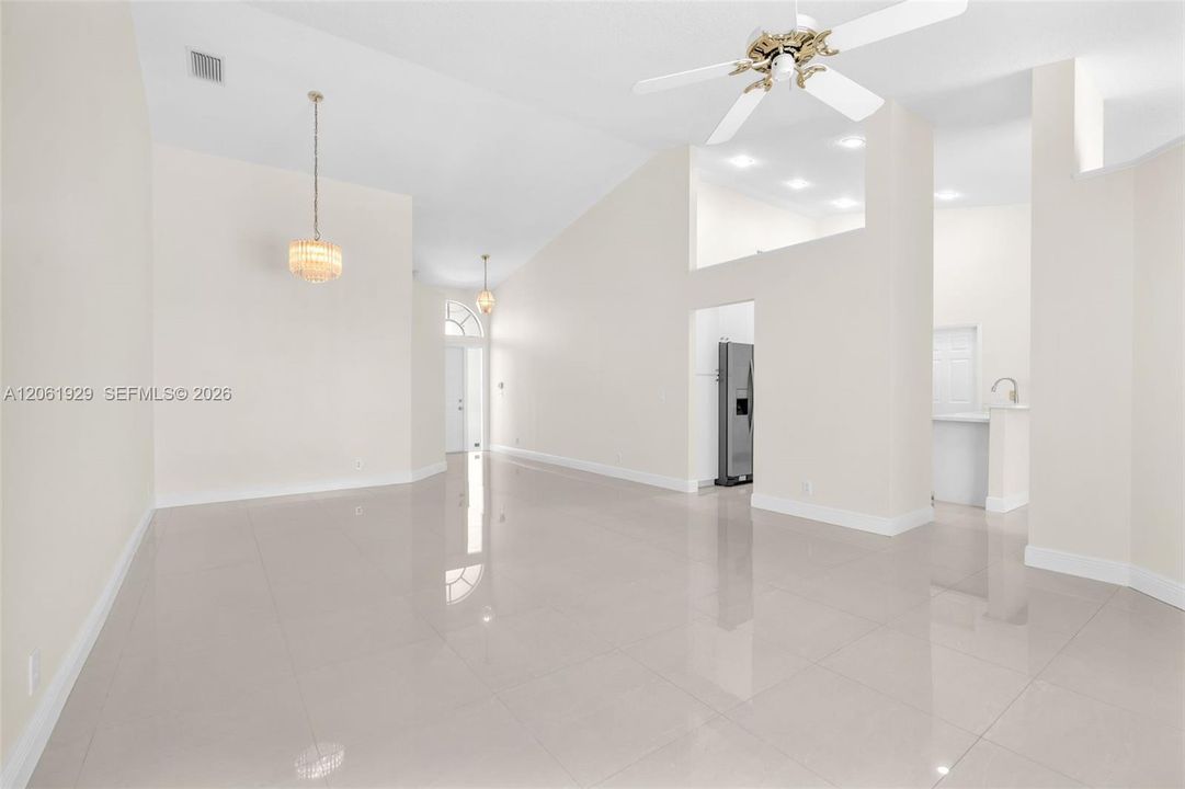 В аренду: $6,900 (4 спален, 2 ванн, 2194 Квадратных фут)