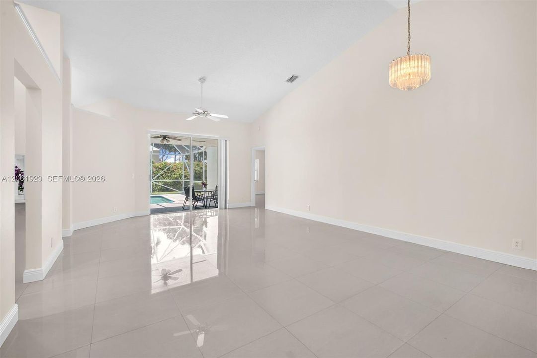 В аренду: $6,900 (4 спален, 2 ванн, 2194 Квадратных фут)