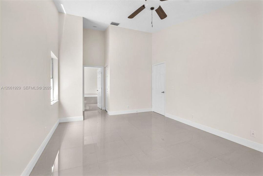 В аренду: $6,900 (4 спален, 2 ванн, 2194 Квадратных фут)