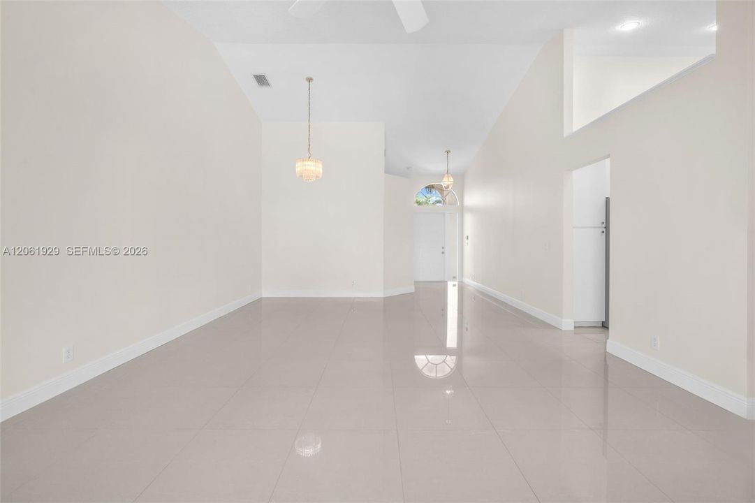 В аренду: $6,900 (4 спален, 2 ванн, 2194 Квадратных фут)