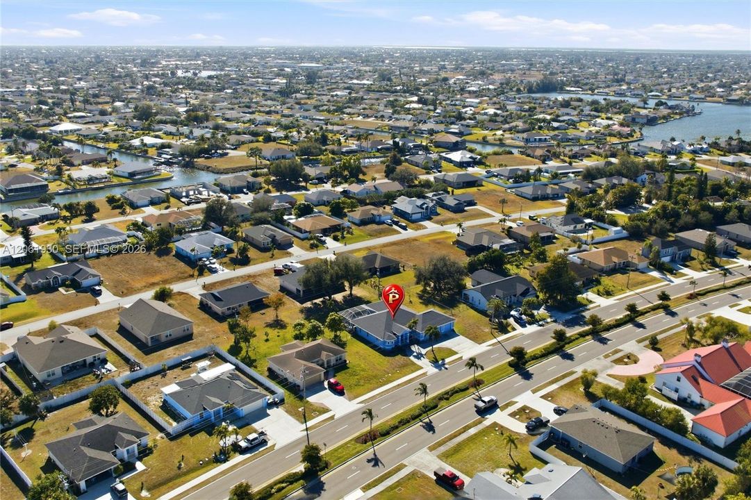 En Venta: $615,000 (4 camas, 2 baños, 2356 Pies cuadrados)