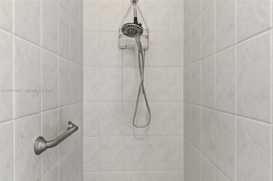 En Venta: $615,000 (4 camas, 2 baños, 2356 Pies cuadrados)