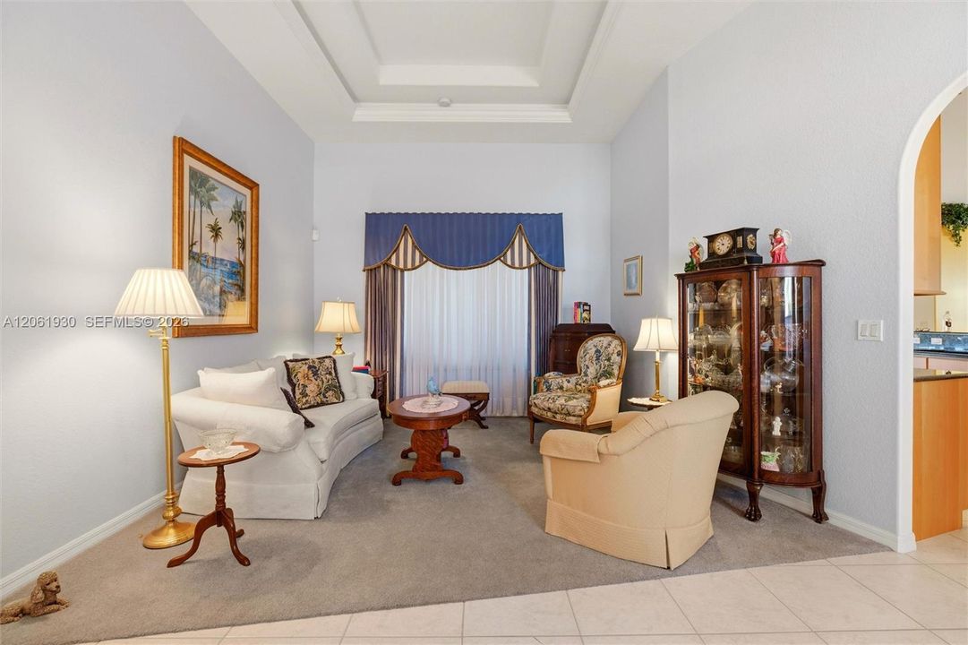 En Venta: $615,000 (4 camas, 2 baños, 2356 Pies cuadrados)