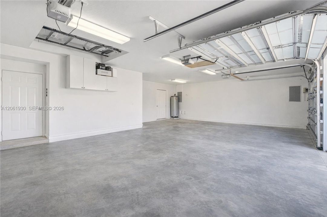 En Venta: $615,000 (4 camas, 2 baños, 2356 Pies cuadrados)