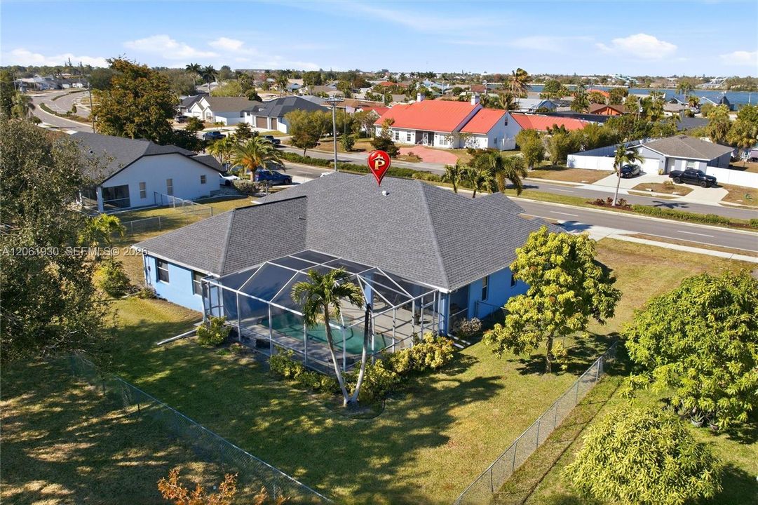 En Venta: $615,000 (4 camas, 2 baños, 2356 Pies cuadrados)