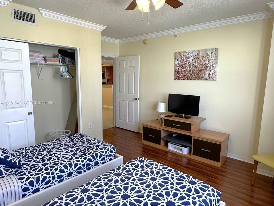 В аренду: $4,200 (2 спален, 2 ванн, 1163 Квадратных фут)