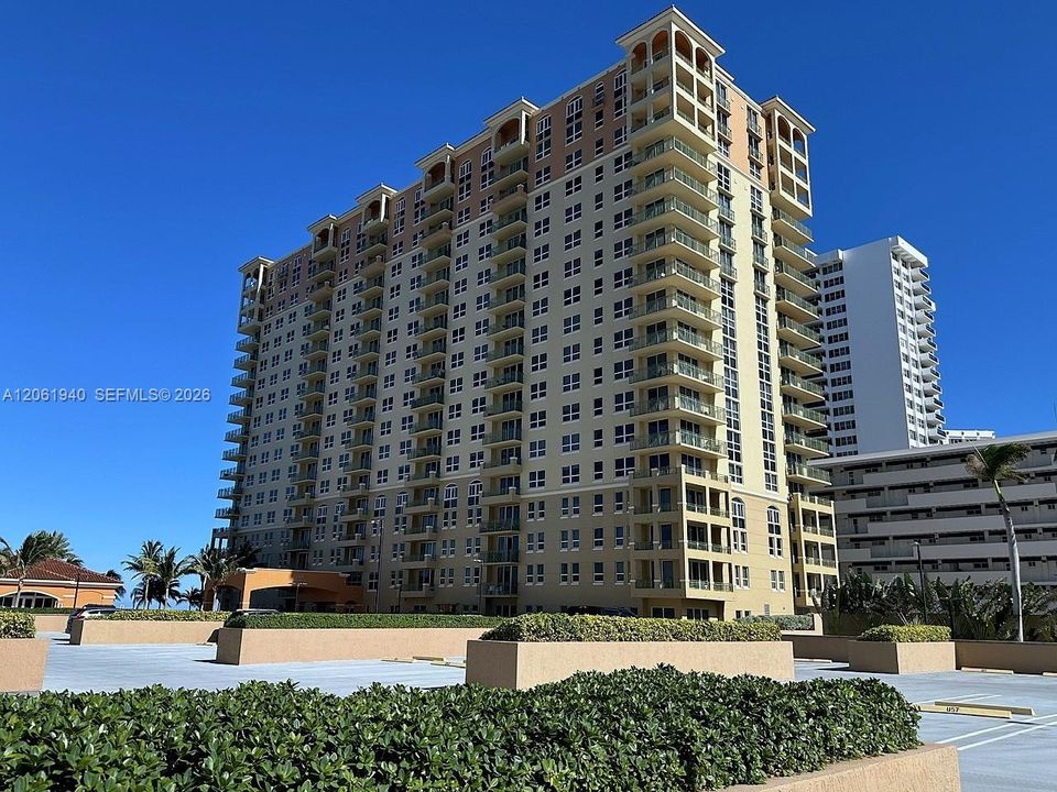 В аренду: $4,200 (2 спален, 2 ванн, 1163 Квадратных фут)