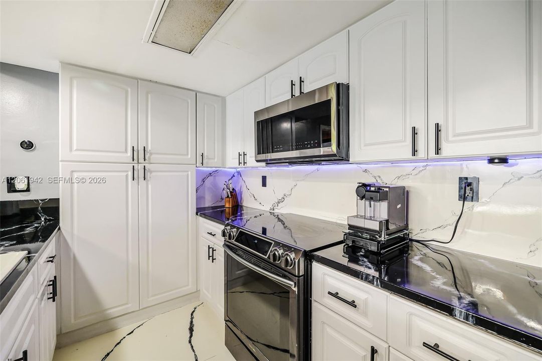 На продажу: $459,000 (3 спален, 2 ванн, 972 Квадратных фут)