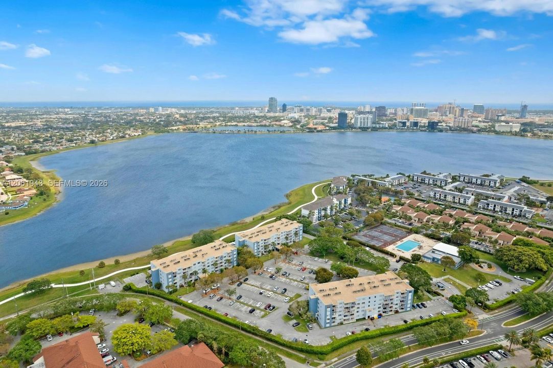 На продажу: $170,000 (1 спален, 1 ванн, 775 Квадратных фут)