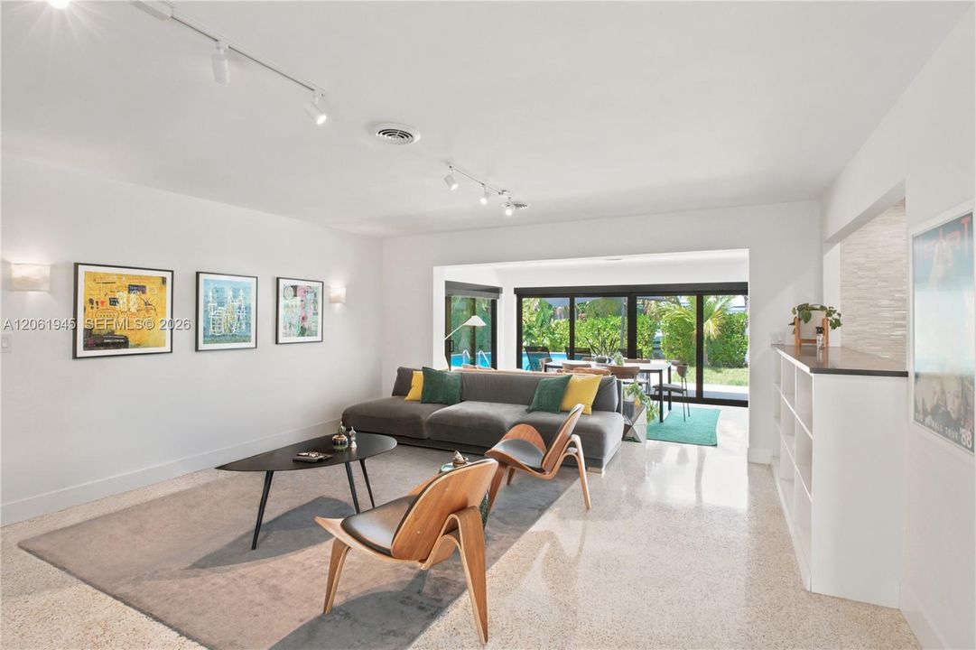 En Venta: $2,550,000 (3 camas, 2 baños, 1660 Pies cuadrados)
