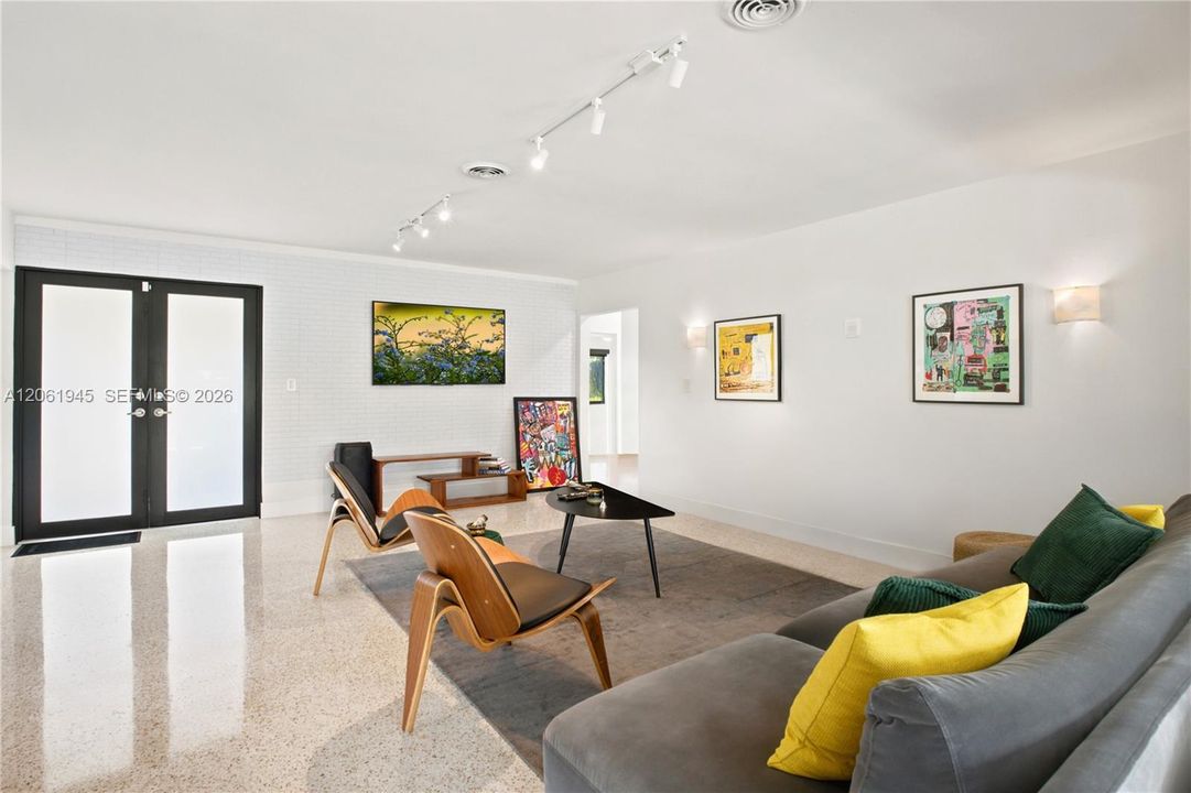 En Venta: $2,550,000 (3 camas, 2 baños, 1660 Pies cuadrados)