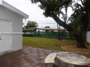 For Rent: $3,500 (3 beds, 2 baths, 1250 Square Feet)