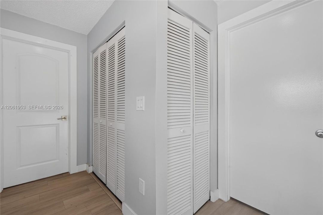 На продажу: $710,000 (3 спален, 2 ванн, 1955 Квадратных фут)