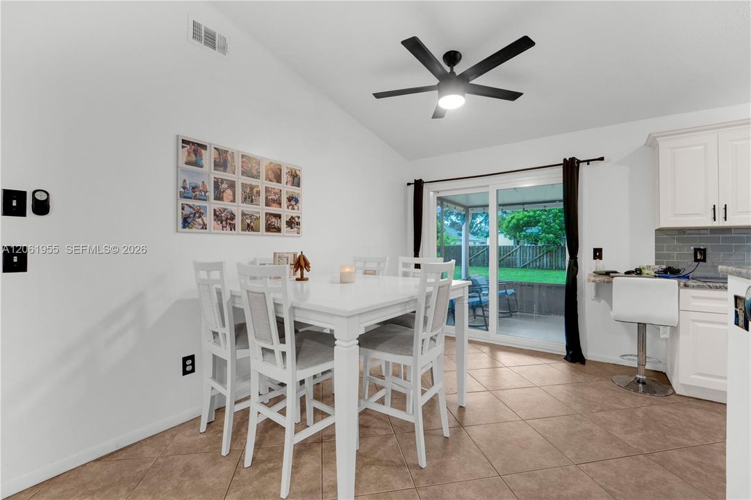 En Venta: $329,900 (2 camas, 2 baños, 936 Pies cuadrados)