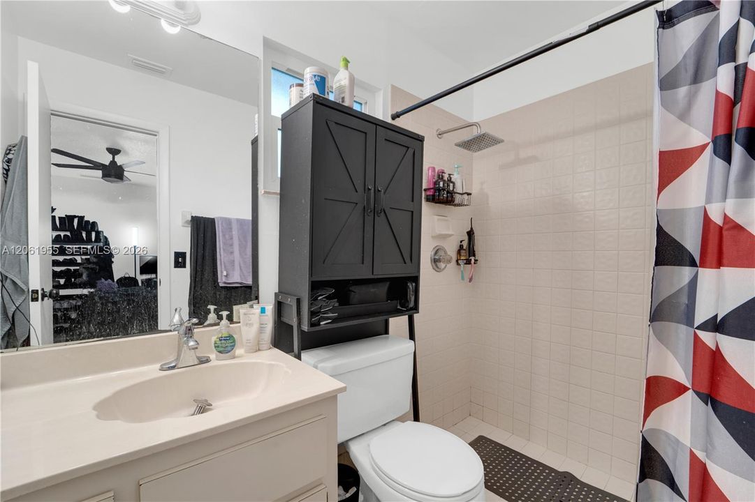 En Venta: $329,900 (2 camas, 2 baños, 936 Pies cuadrados)