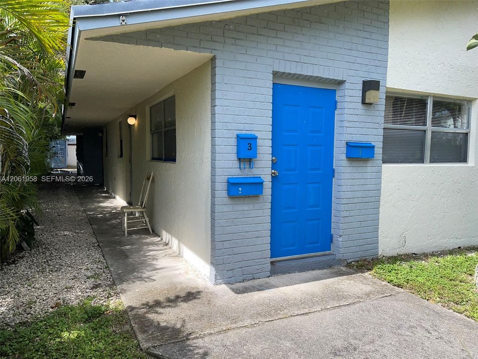 For Rent: $1,800 (2 beds, 1 baths, 2068 Square Feet)
