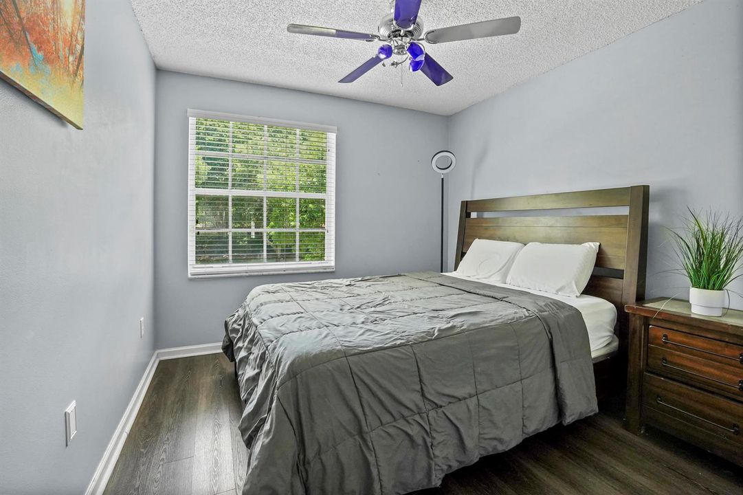 22 Bedroom 01