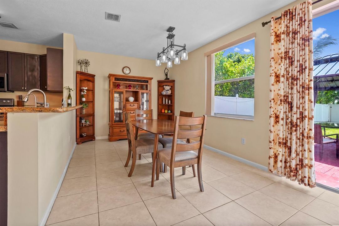 12 Dining room 01