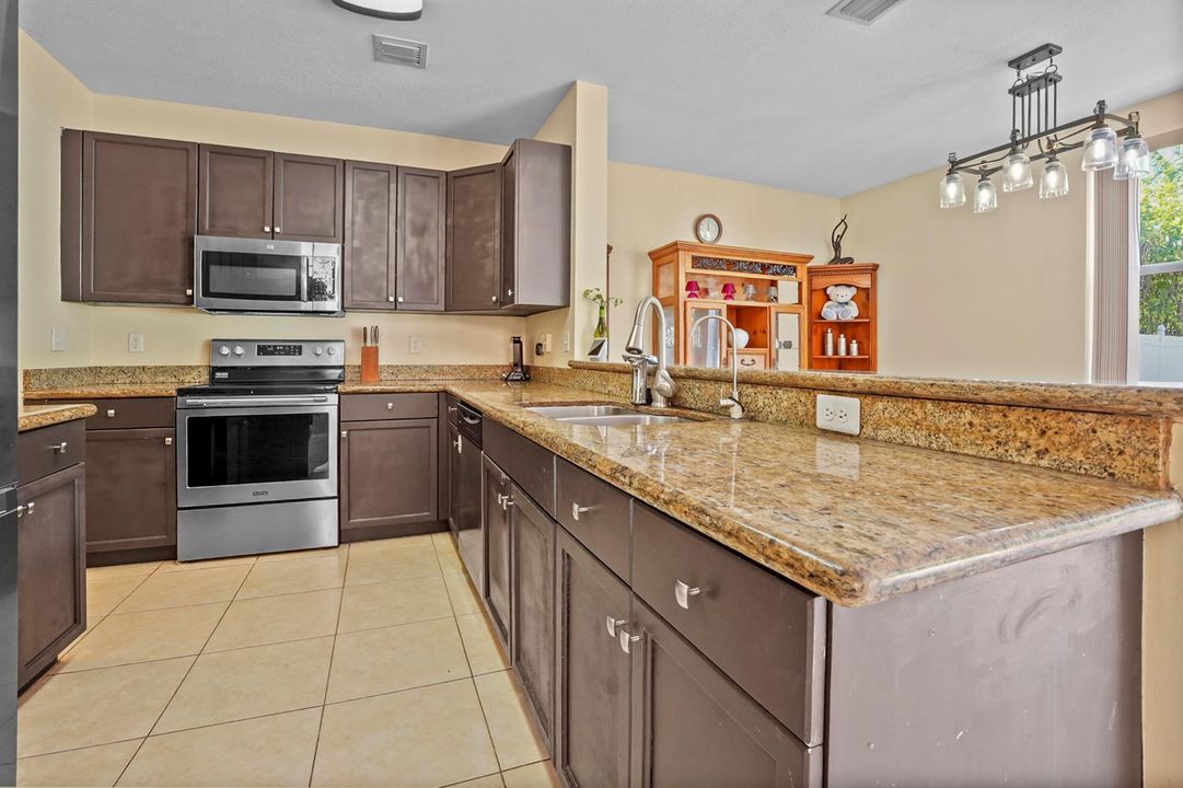 10 Kitchen 04