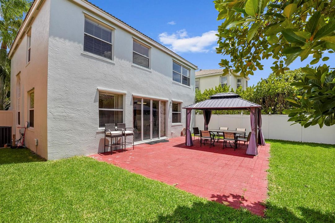 38 backyard 02