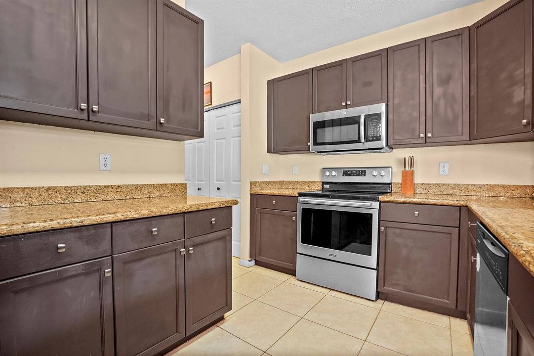 11 Kitchen 05
