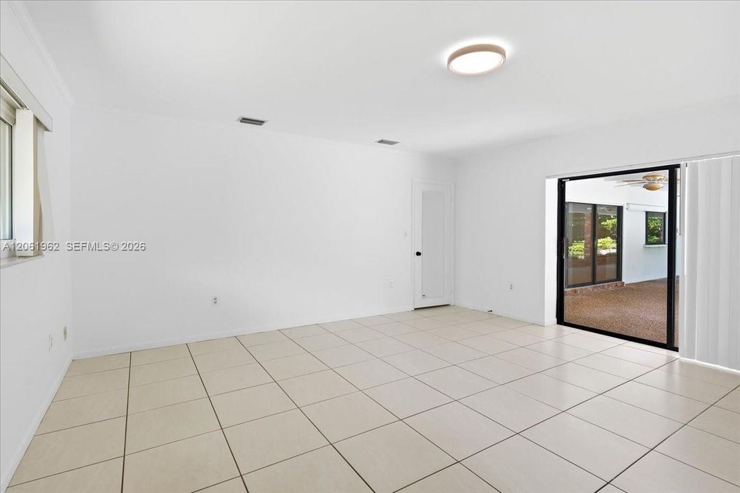 For Rent: $10,000 (4 beds, 2 baths, 2747 Square Feet)