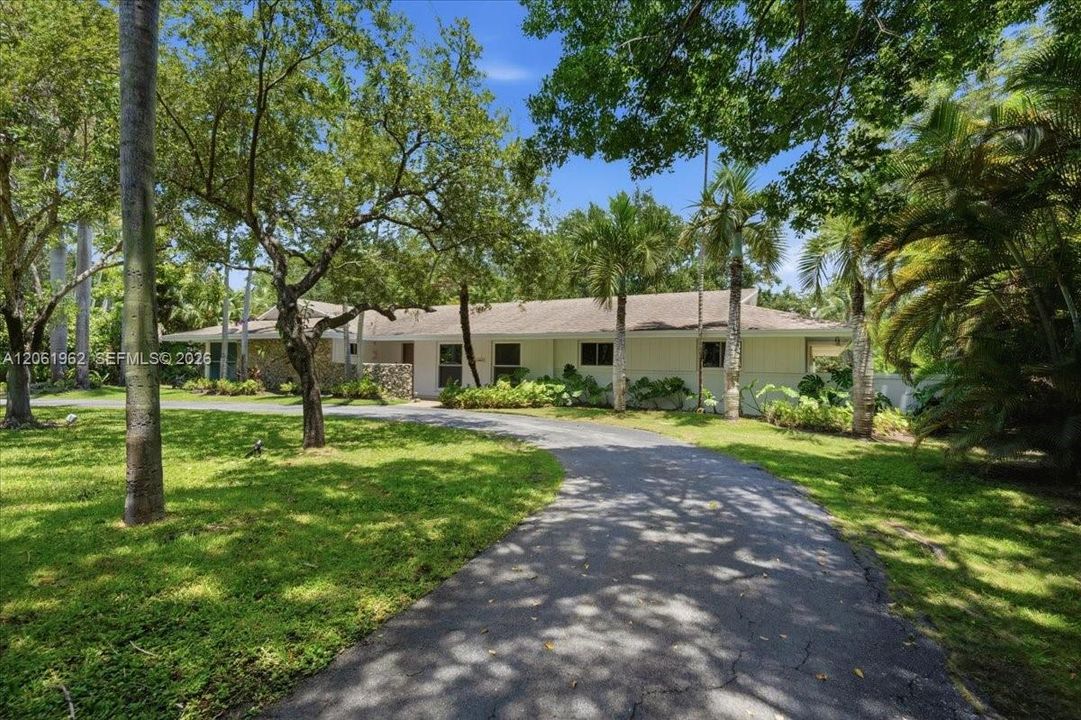 For Rent: $10,000 (4 beds, 2 baths, 2747 Square Feet)