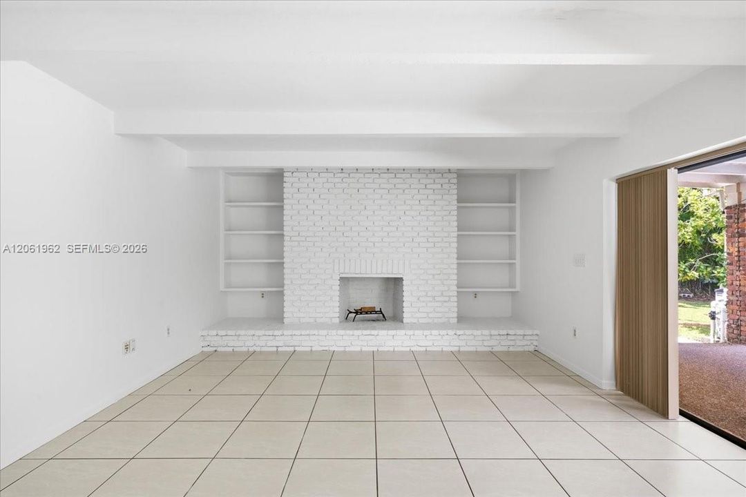 For Rent: $10,000 (4 beds, 2 baths, 2747 Square Feet)
