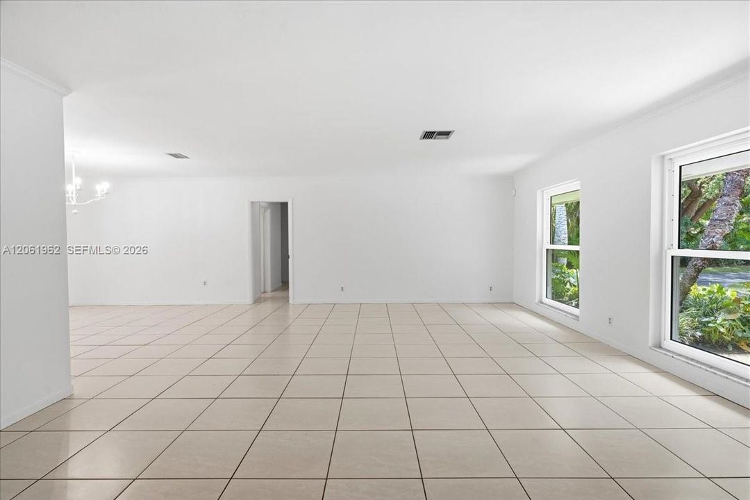 For Rent: $10,000 (4 beds, 2 baths, 2747 Square Feet)