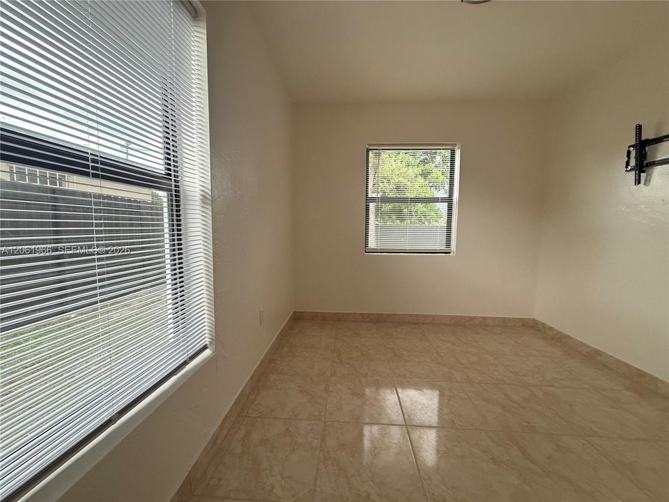 В аренду: $2,650 (2 спален, 1 ванн, 811 Квадратных фут)