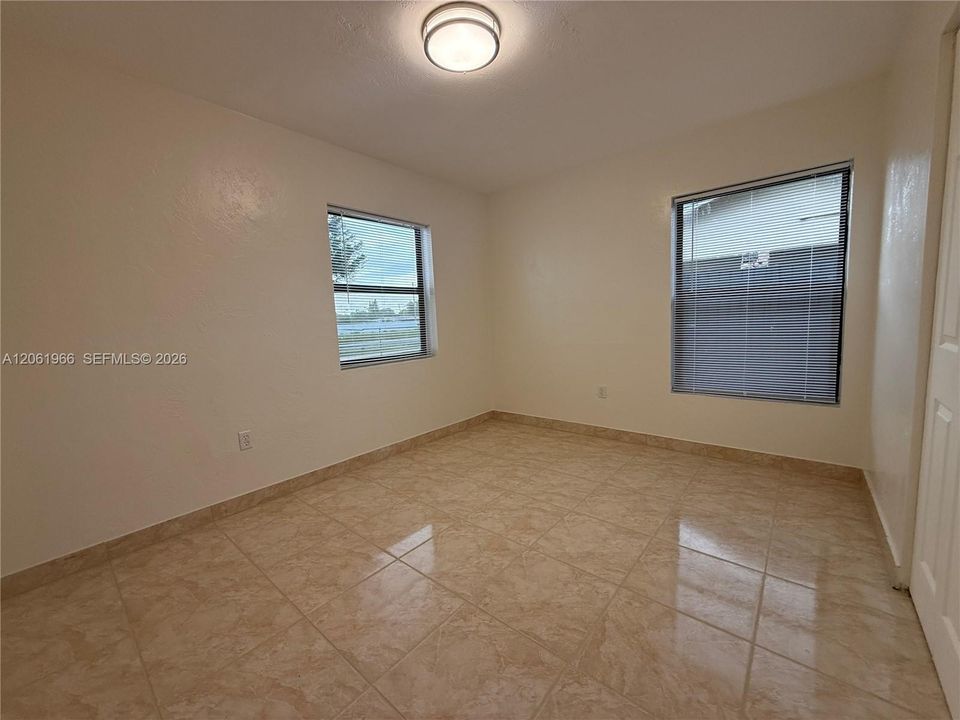 В аренду: $2,650 (2 спален, 1 ванн, 811 Квадратных фут)