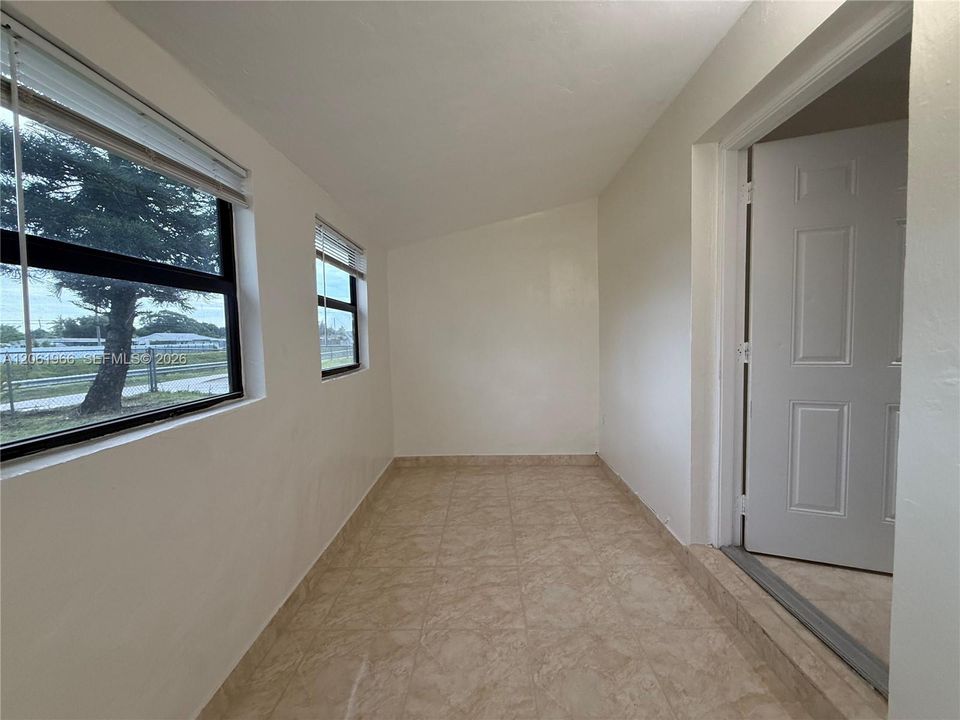 В аренду: $2,650 (2 спален, 1 ванн, 811 Квадратных фут)
