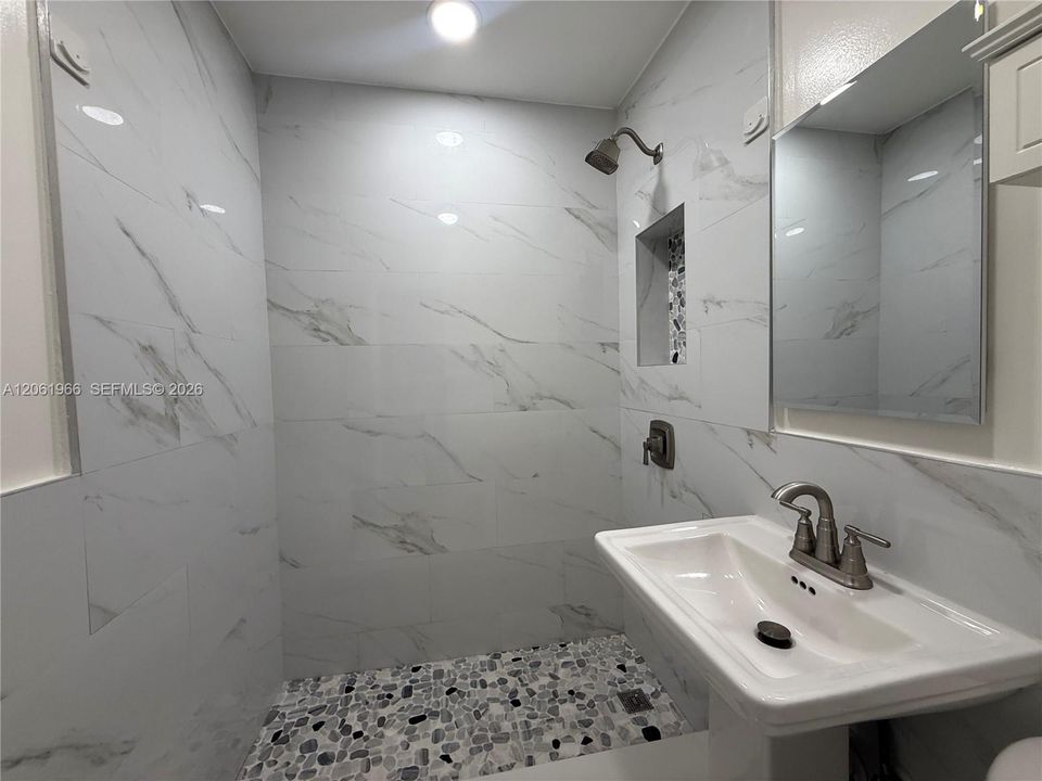 В аренду: $2,650 (2 спален, 1 ванн, 811 Квадратных фут)
