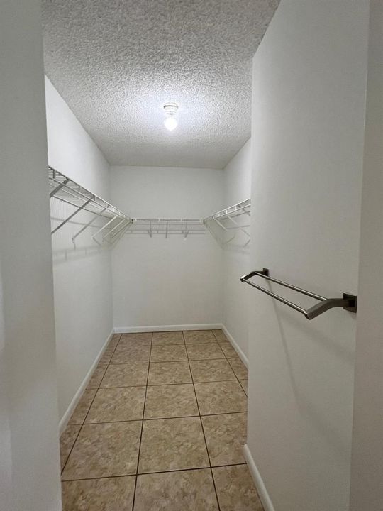 Walking Closet