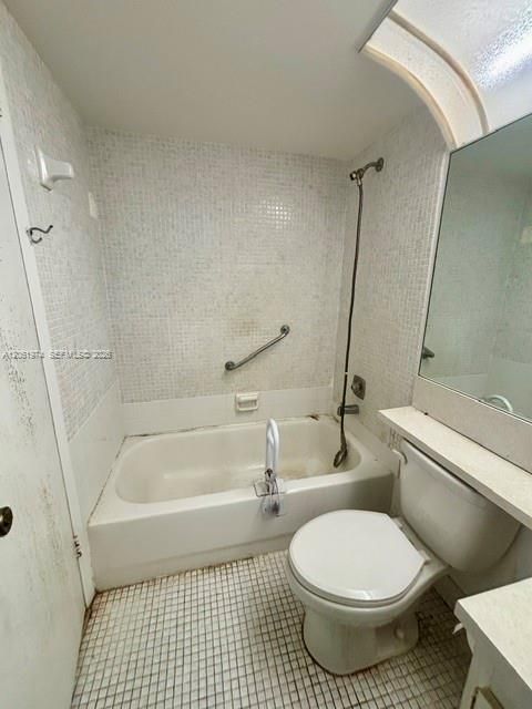 На продажу: $79,500 (1 спален, 1 ванн, 720 Квадратных фут)