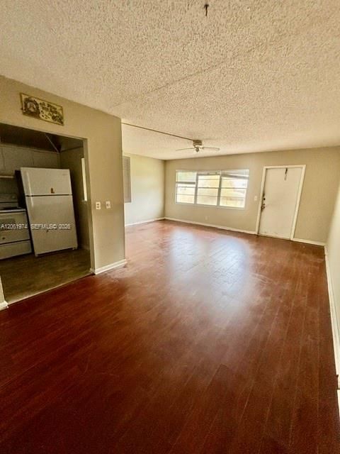 На продажу: $79,500 (1 спален, 1 ванн, 720 Квадратных фут)